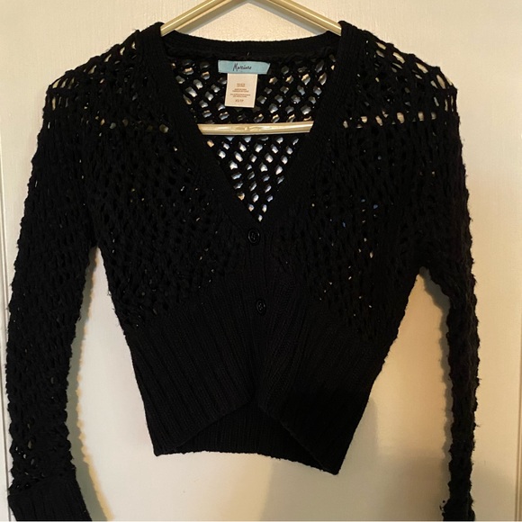 Guess women’s light weight button up sweater. Black size XS. - Picture 1 of 3